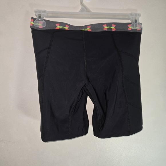 Under Armour Black and Gray Athletic Shorts Moisture-Wicking Stretch - Picture 4 of 5